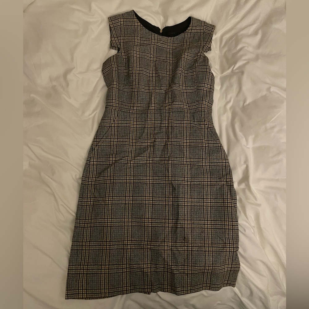 J crew “resume” dress in neutral plaid color,wool like material w/ soft interior